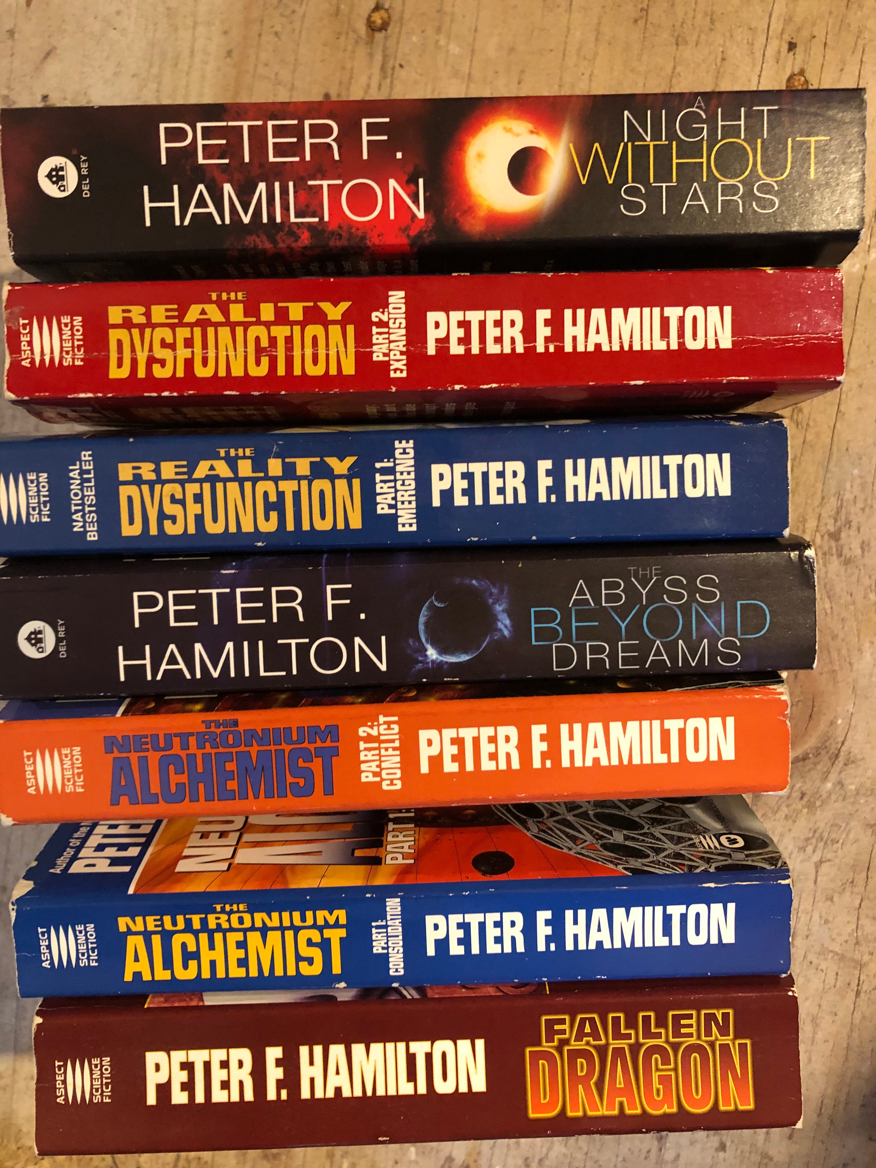 7 Peter F Hamilton SciFi books – Lemolo Books